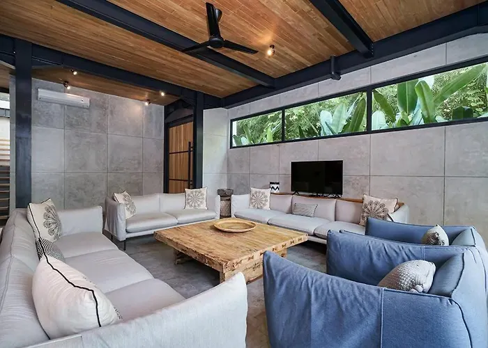 Villa Family Luxury 5bd Parking X Walk 2 Potato Head Seminyak (Bali)