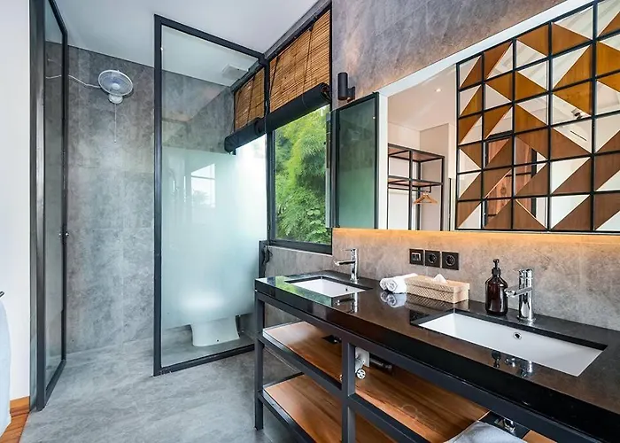 Family Luxury 5bd Parking X Walk 2 Potato Head * Seminyak (Bali)