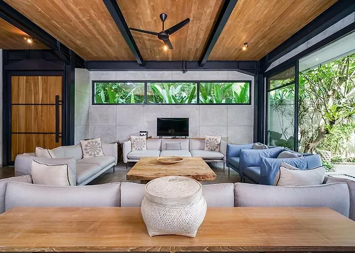 Villa Family Luxury 5bd Parking X Walk 2 Potato Head Seminyak (Bali)