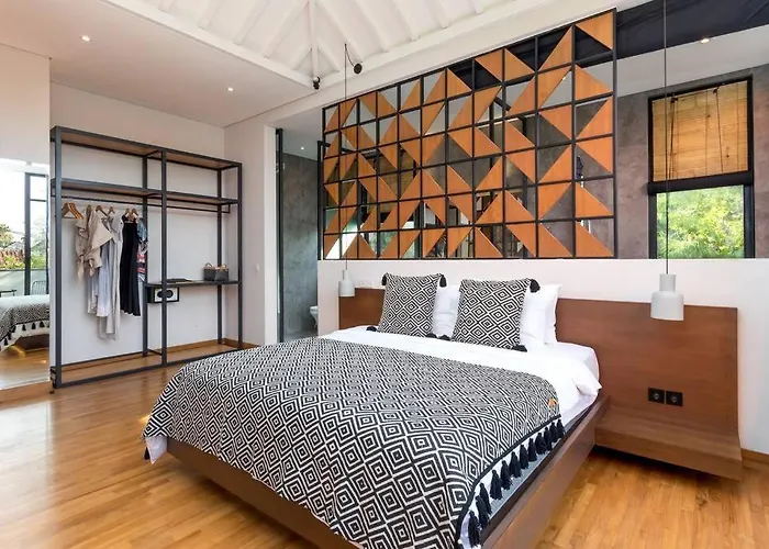 Family Luxury 5bd Parking X Walk 2 Potato Head Seminyak (Bali)