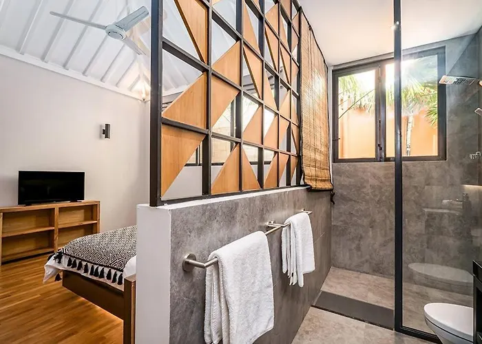 Family Luxury 5bd Parking X Walk 2 Potato Head Villa Seminyak (Bali)